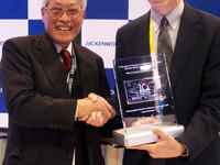 【CES16】JVCケンウッドとガーミン社が協業10周年、 純正・用品分野の拡大へ 画像
