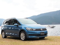 【VW ゴルフトゥーラン 新型】安全性向上で国産ミニバンと差別化 画像