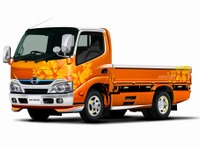 【東京オートサロン16】日野、花をテーマにオレンジカラーでカスタマイズ 画像