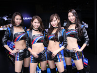 【東京オートサロン16】コンパニオン…SUBARU / STI 画像