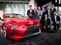 【デトロイトモーターショー16】レクサス LC500、最優秀デザイン賞…市販乗用車とインテリアの2冠 画像