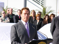 【ロサンゼルスモーターショー06】シュワちゃん登場「I'LL BE BACK」 画像