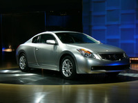 【ロサンゼルスモーターショー06】日産 アルティマ にクーペ追加 画像