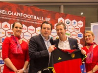 ブリュッセル航空、サッカーベルギー代表を20年までサポートへ…選手権中に臨時便も 画像