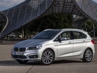 BMW 2シリーズ アクティブ ツアラー、PHVモデルを追加…488万円より 画像