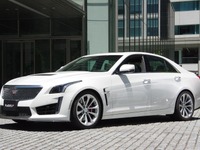 キャデラック、スーパーセダン CTS-V 発売…コルベット ゆずりの649ps、1330万円から 画像