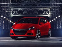 FCA、主力セダン2車種の生産を終了へ…SUVにシフト 画像
