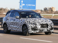マセラティ初のスーパーSUV、3月デビュー前に露出! 画像