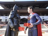 バットマン、スーパーマンが豆まき…増上寺で「正義」アピール 画像