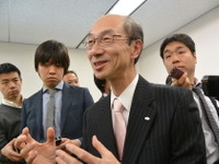 スバル富士重 高橋専務「先行きに悲観的なわけではない」 画像
