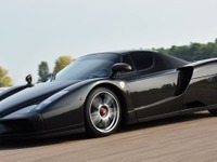 事故で真っ二つのエンツォ フェラーリ、完全修復で高値落札…2億超え 画像