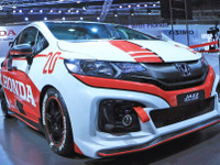 【デリーモーターショー16】ホンダ フィット、レーサー初公開…迫力アップ 画像