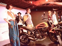 伊ブランドがコラボ…ドゥカティ スクランブラー に限定車「イタリア インディペンデント」 画像