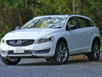 【ボルボ V60クロスカントリー 試乗】ボルボならではのクールな実用車…島崎七生人 画像