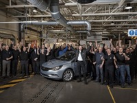 オペル アストラ ワゴン新型、英国工場で生産開始 画像