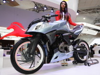 【デリーモーターショー16】コンセプトモデルで意欲を示したインド2輪勢 画像