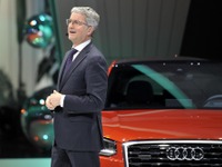 アウディ通期決算、営業利益は0.3％減…排ガス問題で引当金　2015年 画像