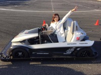 ミニスカートでもF1ドライバー気分を味わえるEV、鈴鹿に登場！…サーキット・チャレンジャー 画像