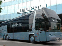 2階建ての長距離バスは危険? 画像