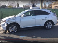 グーグルの自動運転車、公道で衝突事故の瞬間［動画］ 画像