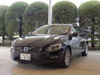 【ボルボ S60 T3 試乗】小排気量エンジンのハンデを感じる機会は少ないが、価格は…井元康一郎 画像