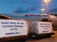 大韓航空、フィジーのサイクロン被災地に救援物資を輸送 画像