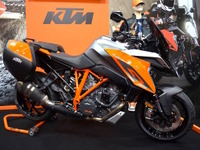 【大阪モーターサイクルショー16】スーパースポーツツアラー1290 スーパーデューク GTを披露…KTM 画像