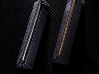 レクサス、LFAのシートレザーを使用したペンケースなどを発売 画像