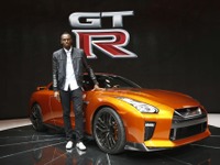 【ニューヨークモーターショー16】日産 GT-R の2017年型、一般公開初日にボルト降臨 画像