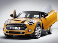 まるでスーパーカー!? MINIに「シザードア」乗降性を大きく向上 画像