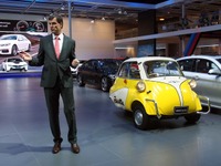 【バンコクモーターショー16】BMWのプレスカンファレンスで登場した三輪のイセッタ 画像