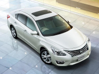 日産 ティアナ、アラウンドビュー付きOPナビ装備の新グレードを追加 画像