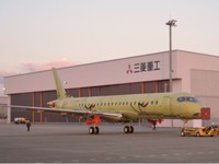 三菱航空機「MRJ」、疲労強度試験機による試験を開始 画像