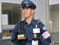 セコム、羽田空港でウェアラブルカメラを活用した警備の実証実験 画像
