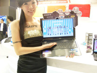 【COMPUTEX 11】美女写真蔵…ボリュームゾーン 画像