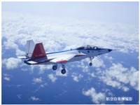 三菱重工、国産ステルス機「X-2」の初飛行に成功 画像