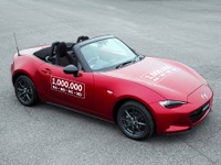 マツダ ロードスター、累計生産100万台を達成…初代生産開始から27年 画像
