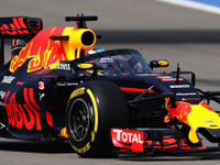 【F1 ロシアGP】レッドブル提案のコックピット保護システム「エアロスクリーン」が初登場 画像