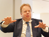 アストンマーティンCEO「DBX 導入に合わせ北海道、東北での拠点開設を検討」 画像