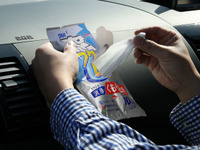 【カーグッズ】ウインドウを内側からキレイにする…窓ガラスクリーナー 画像