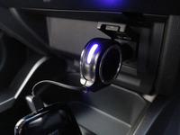 【カーエレ最前線】あると便利な「リール式充電器」 画像