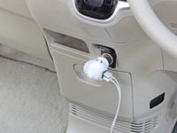 【カーエレ最前線】汎用性の高さで選ぶ「USB充電器」 画像