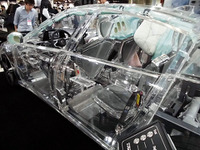 【人とくるまのテクノロジー16】未体験の視点、透明なクルマに乗って触って…ZF 画像
