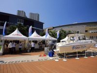 ヤマハ発動機、「マリンカーニバル2016」にフラッグシップスポーツボートなどを出展 画像