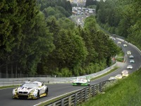 【ニュル24時間 2016】12時間経過:雹が降り赤旗中断、波乱の展開も日本勢は力強く周回 画像
