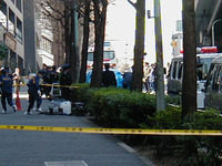 バイクから銃撃、乗用車の男性が死亡 画像