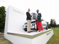 BMWジャパン、日本ゴルフツアー 森ビルカップ優勝の塚田陽亮選手に i3 を贈呈 画像