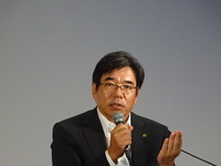 日産 坂本副社長「2020年ごろ法人向けに商品化」…エタノール燃料のFCV技術 画像