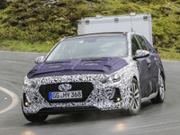 ヒュンダイ i30 次世代型、アルプス山脈に出現 画像
