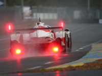 【ルマン24時間 2016】決勝スタート…30分前に突然の大雨、セーフティカー先導で開始 画像